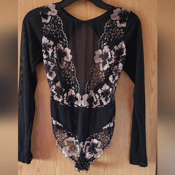 Medium  Champagne Lace Bodysuit  long sleeve open back - Picture 1 of 5